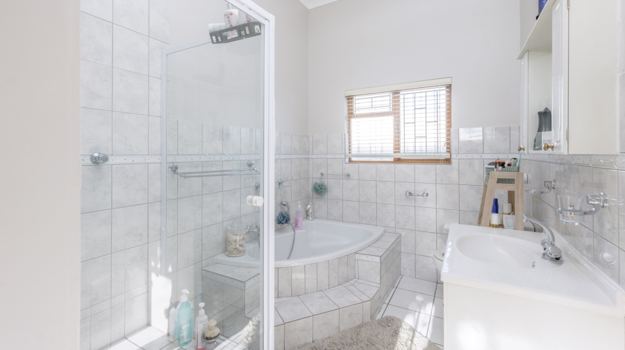 4 Bedroom Property for Sale in Bredasdorp Western Cape